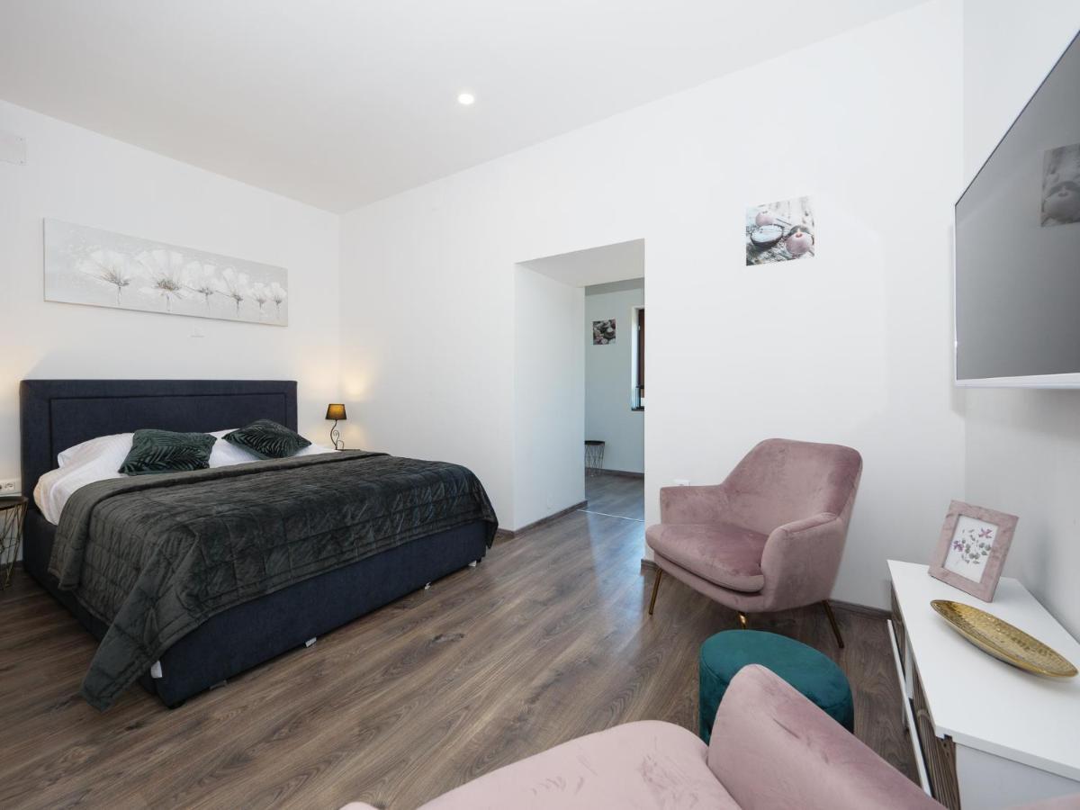 Arena Delight Studio Apartments Pola Esterno foto